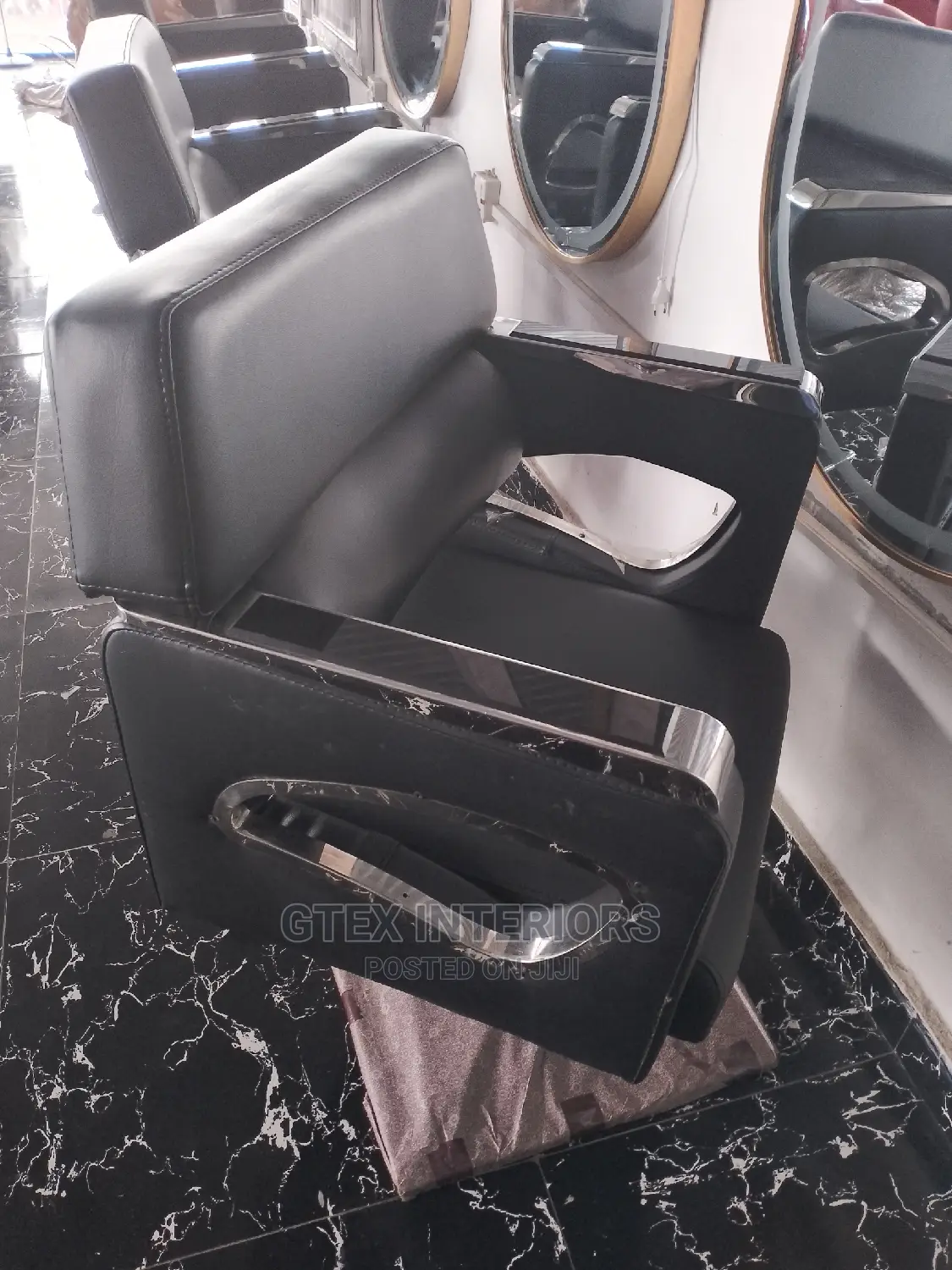 Unisex Salon Chair