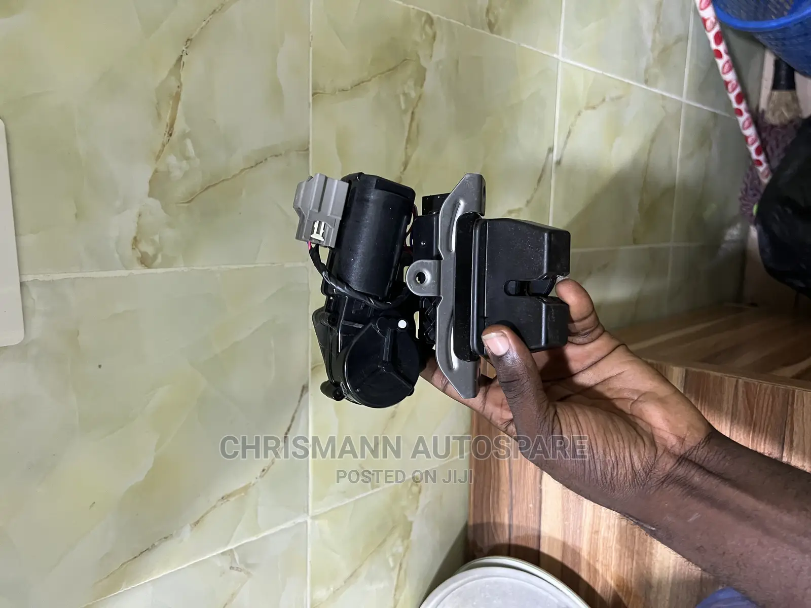 Booth Catcher or Latch Ford Edge 2016 2017 2019 2020