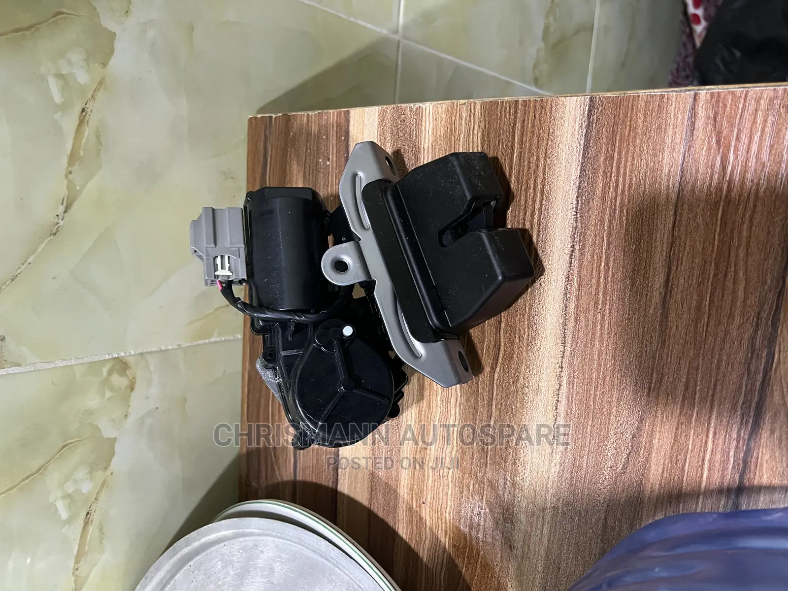 Booth Catcher or Latch Ford Edge 2016 2017 2019 2020