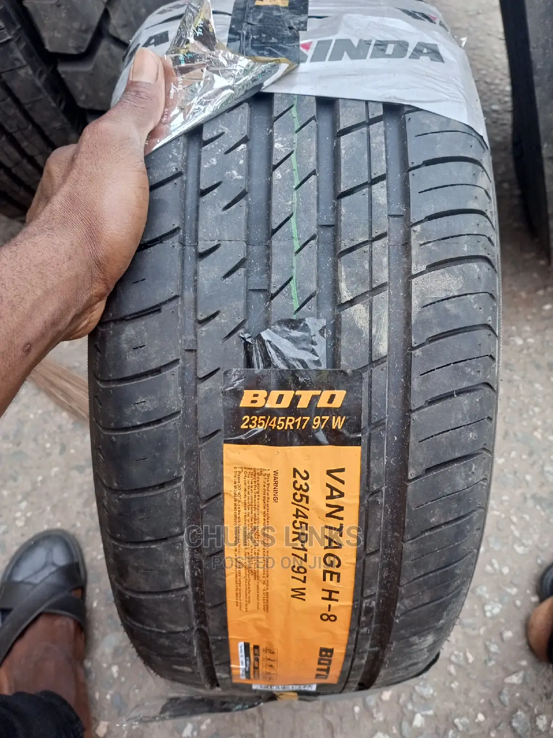 235/45r17 Boto Tires