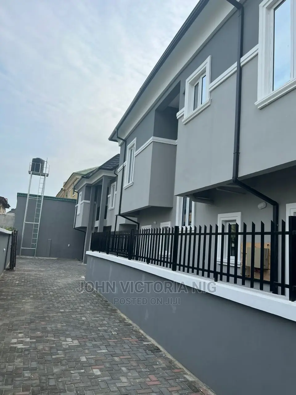 5bdrm Duplex in Ilasan, Ikate for sale