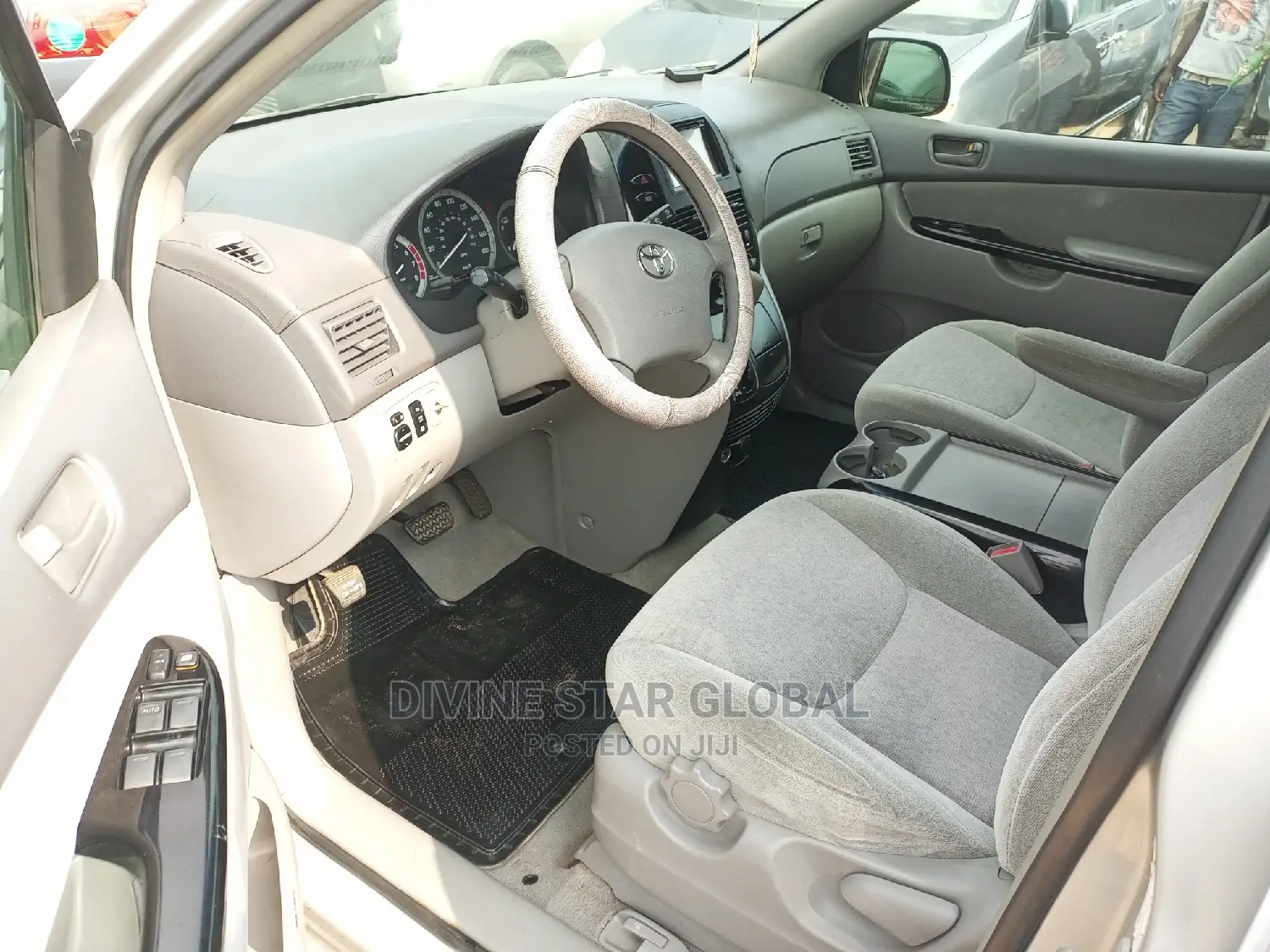 Toyota Sienna CE 2005 Silver