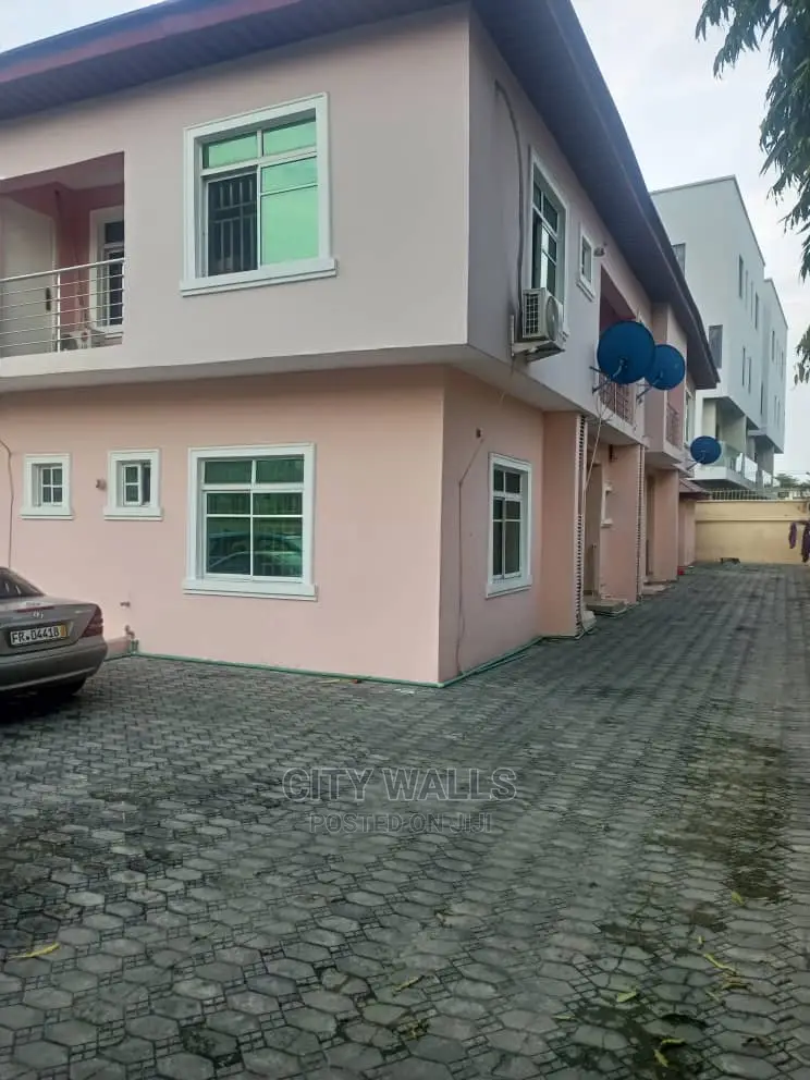 2bdrm Block of Flats in Lekki for rent