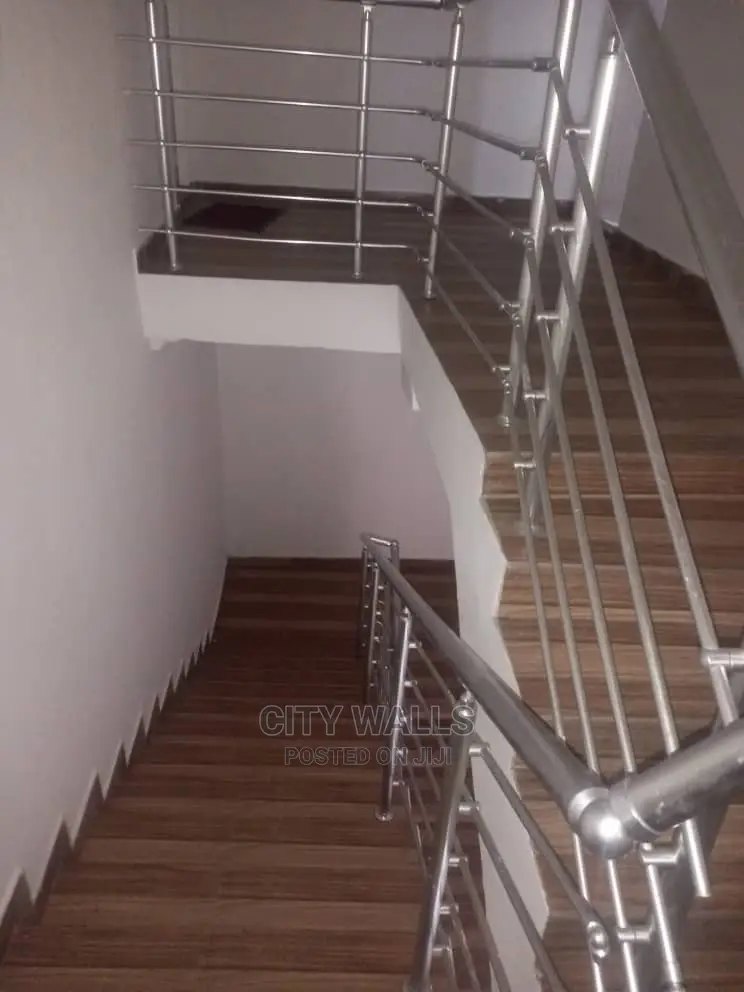2bdrm Block of Flats in Lekki for rent