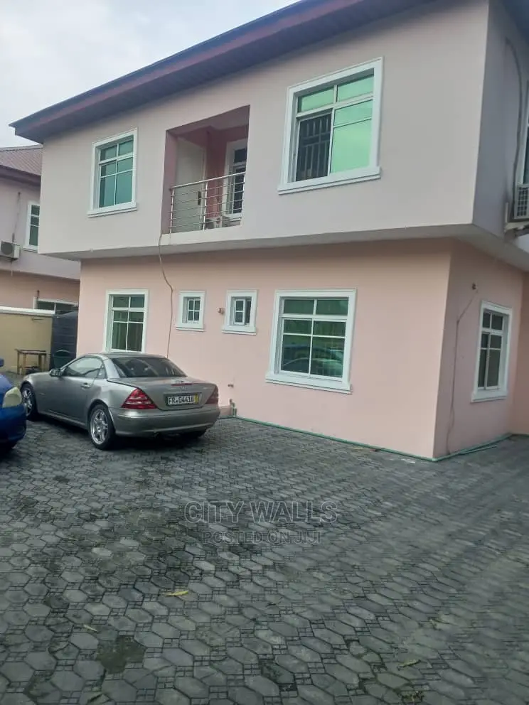 2bdrm Block of Flats in Lekki for rent