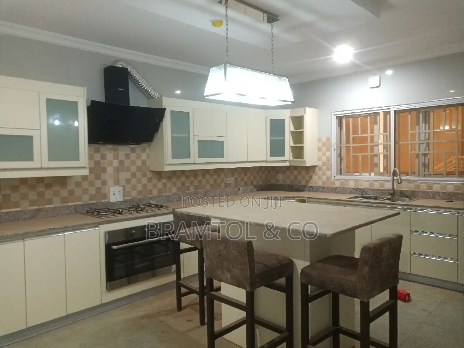 4bdrm Townhouse / Terrace in Guzape District for rent