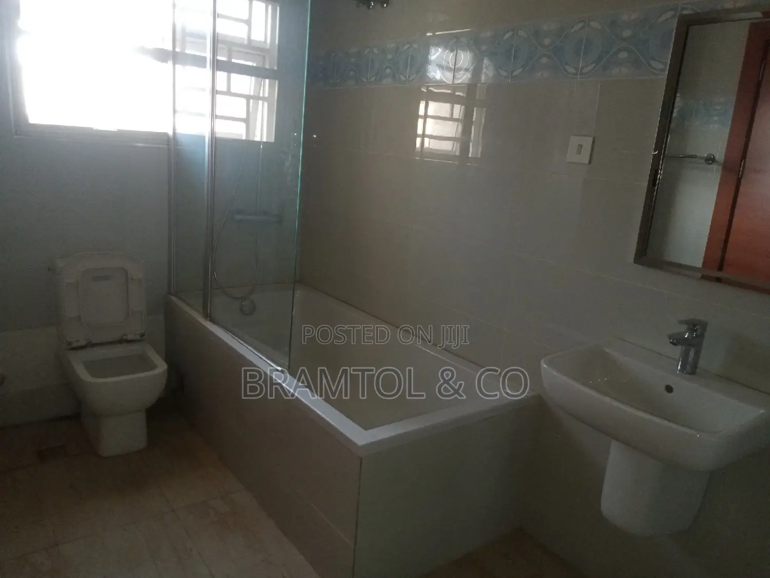 4bdrm Townhouse / Terrace in Guzape District for rent