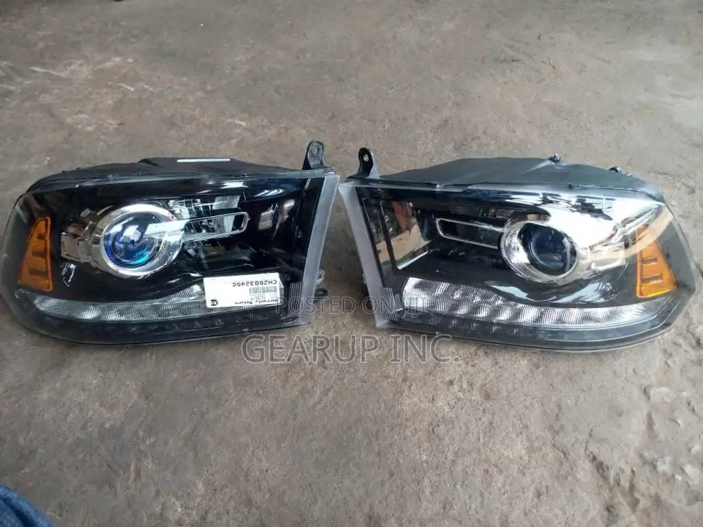 Set of Head Lights for Dodge Ram