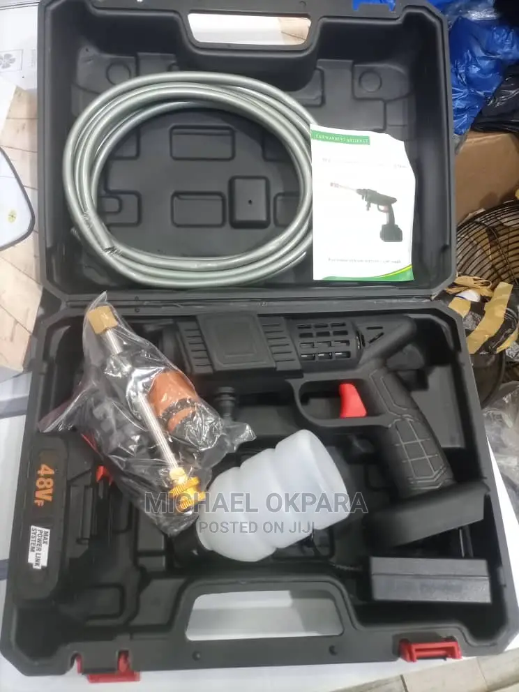 Rechargeable Pressure Washer With Hose