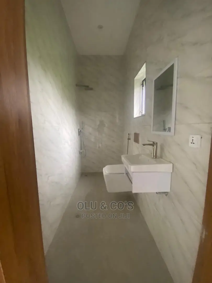 Furnished 4bdrm Duplex in Guzape for sale