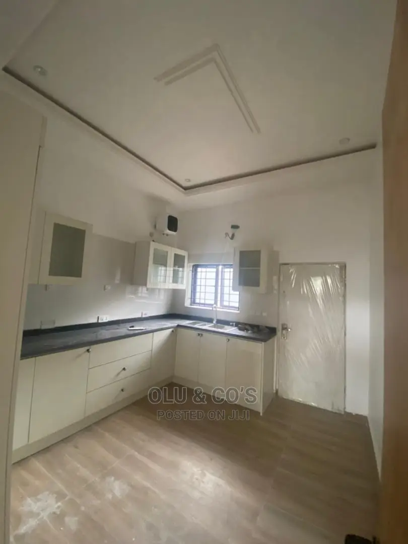 Furnished 4bdrm Duplex in Guzape for sale