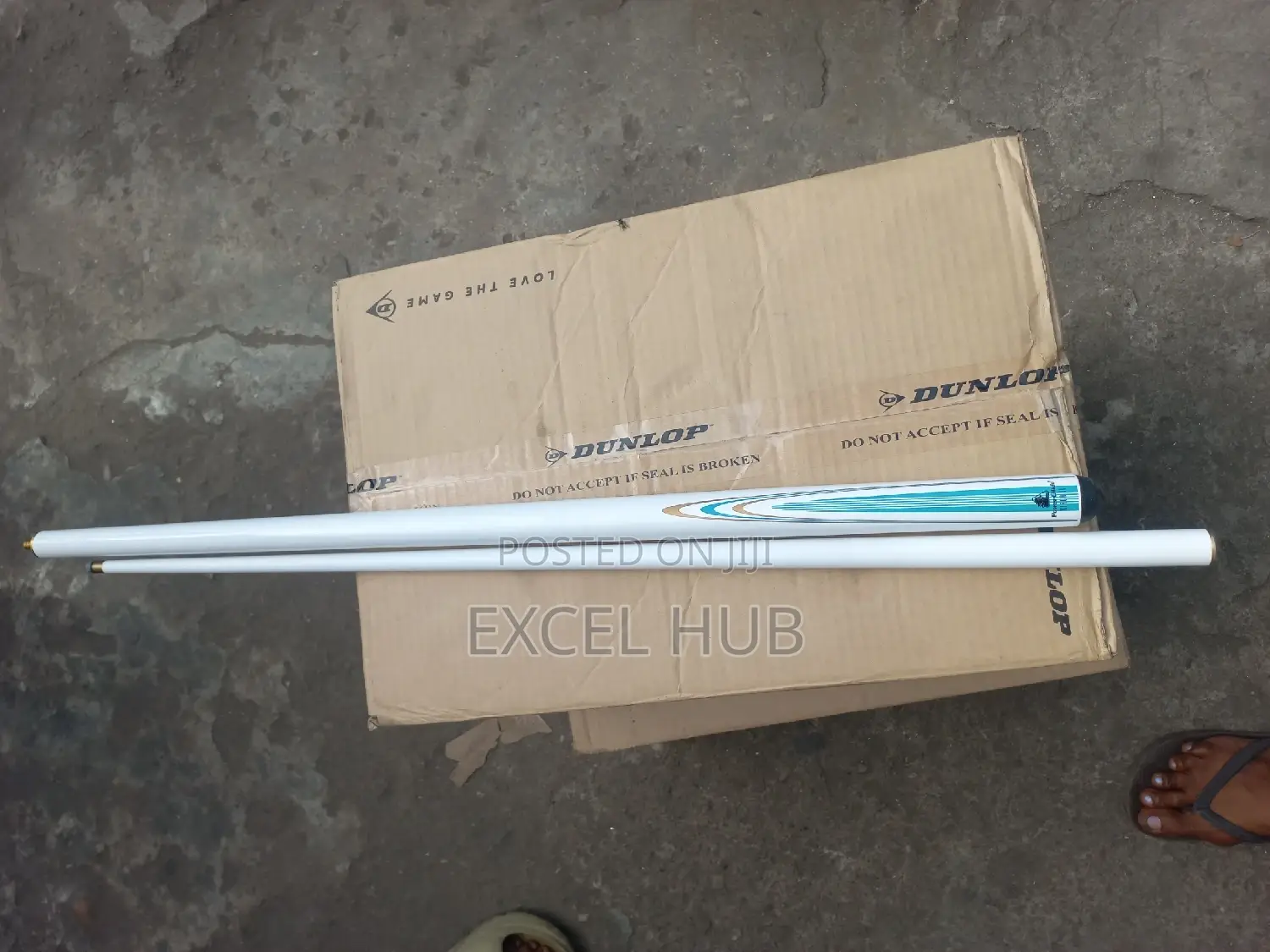 White Fibre Cue Stick