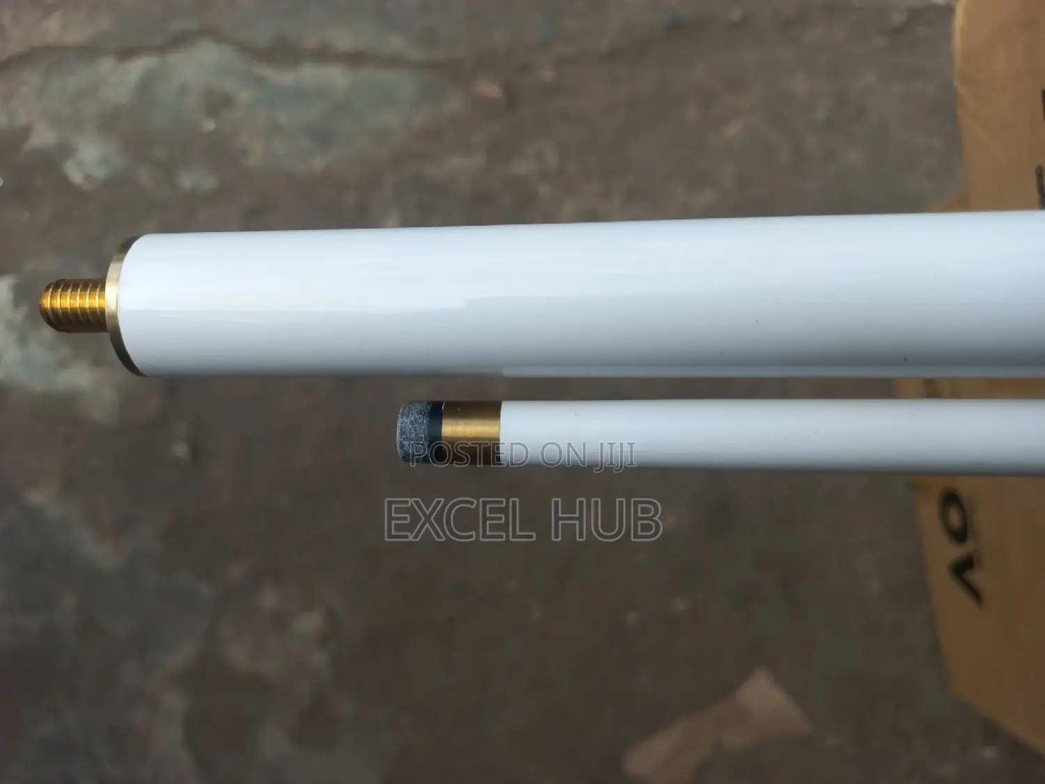 White Fibre Cue Stick