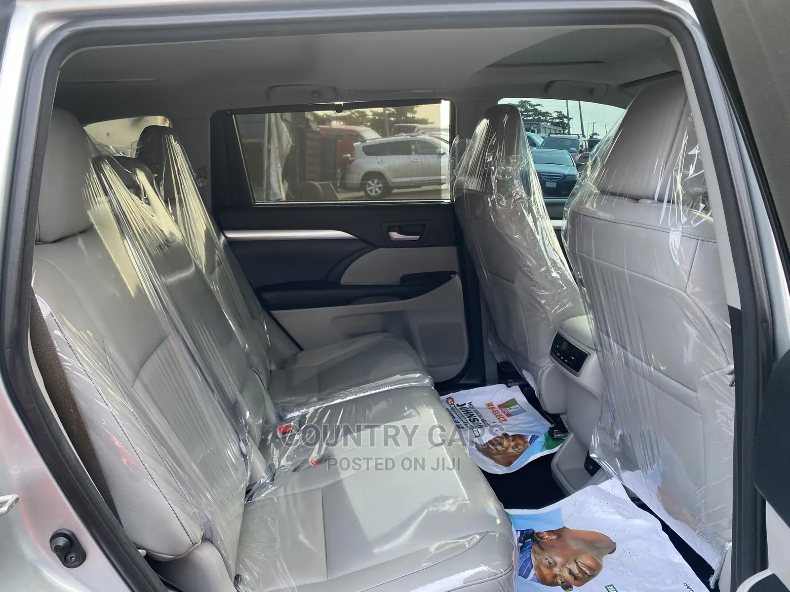 Toyota Highlander XLE 4x4 V6 (3.5L 6cyl 8A) 2018 Silver