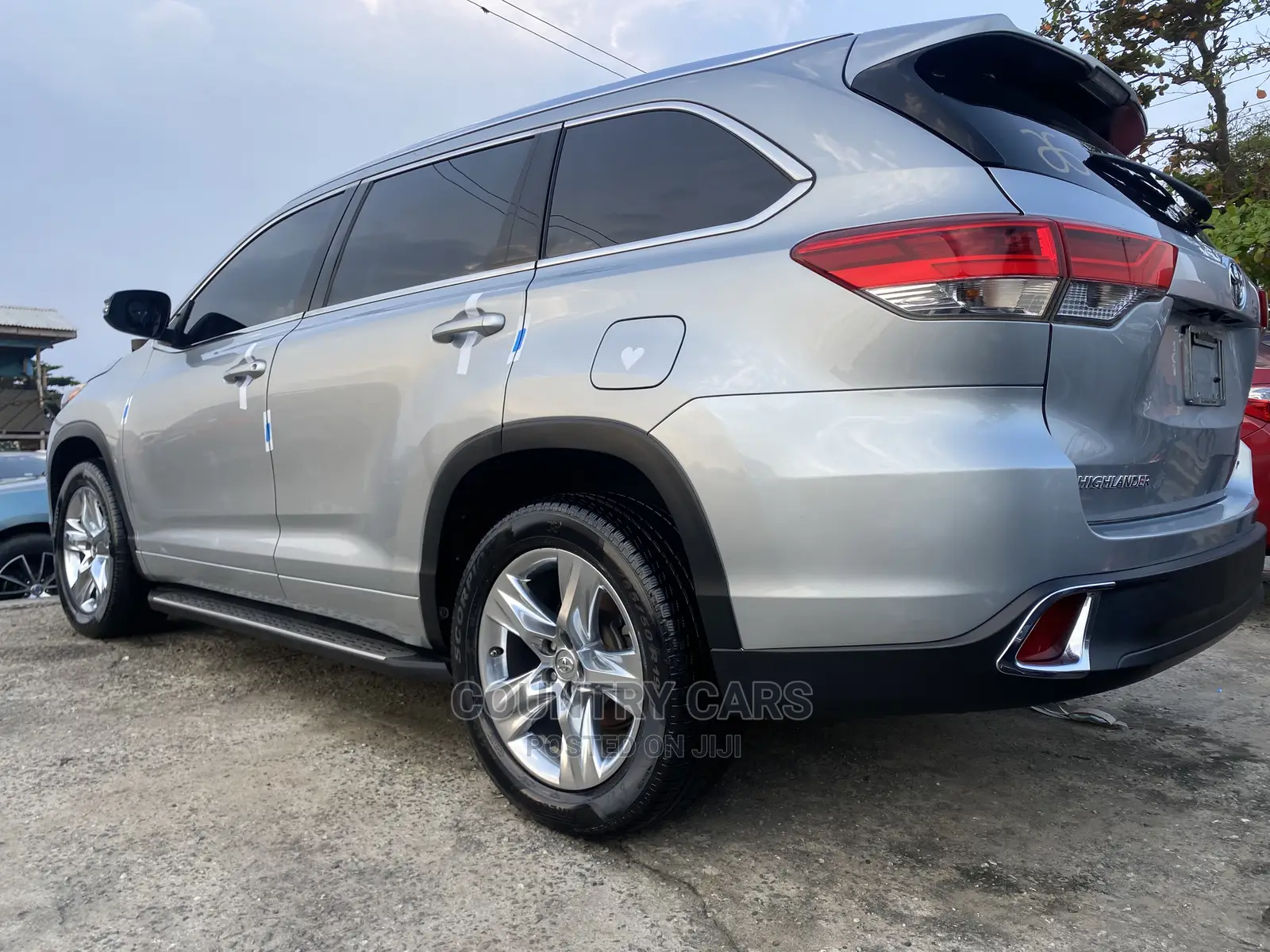 Toyota Highlander XLE 4x4 V6 (3.5L 6cyl 8A) 2018 Silver