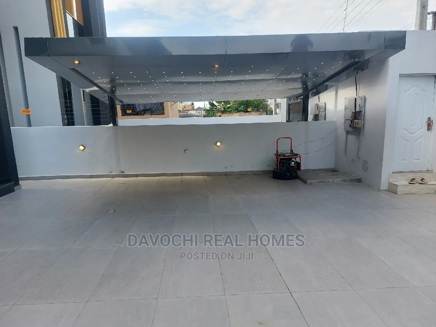 5bdrm Duplex in Osapa London, Jakande for sale
