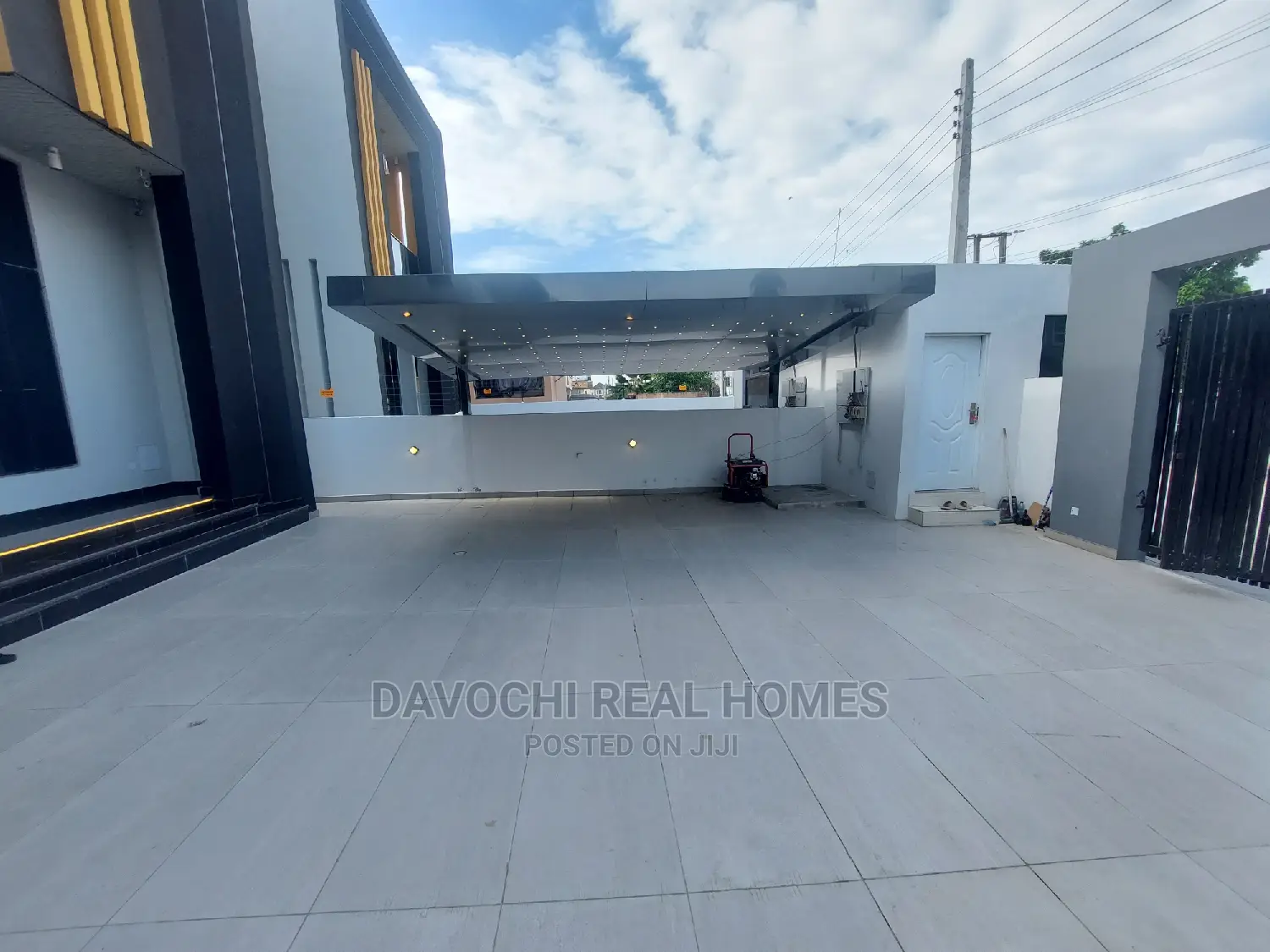 5bdrm Duplex in Osapa London, Jakande for sale