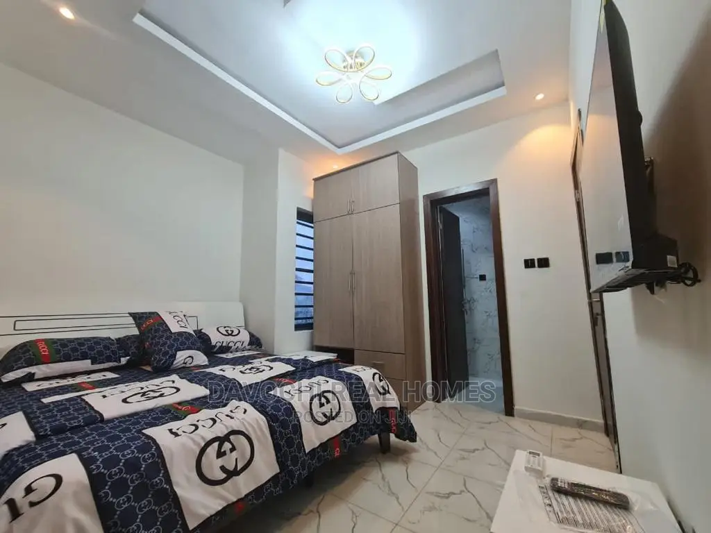 Furnished 1bdrm Apartment in Ologolo Estate, Lekki for sale