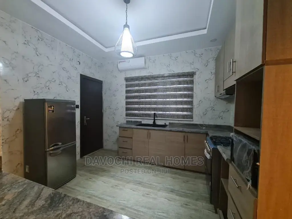 Furnished 1bdrm Apartment in Ologolo Estate, Lekki for sale