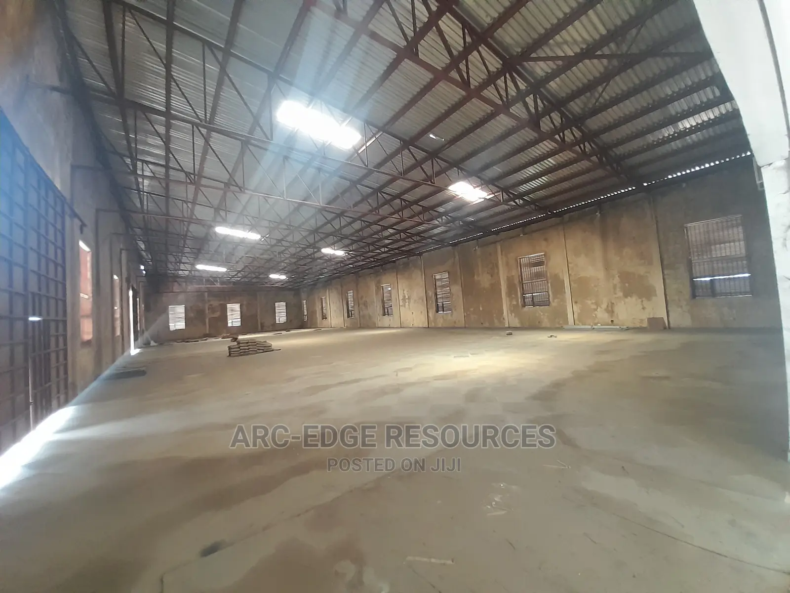 Large Warehouse Directly on Ago Palace Way
