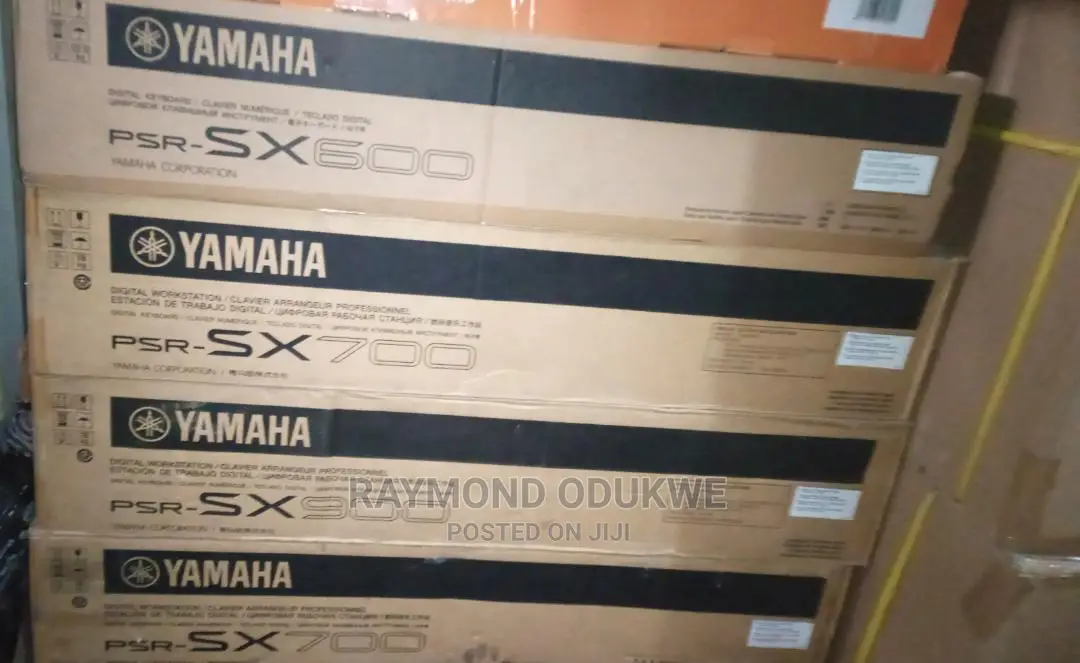 Yamaha Portable Keyboard PSR S775