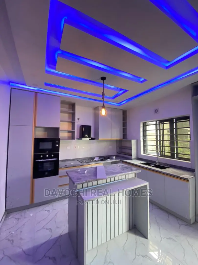 4bdrm Duplex in Chevron Drive, Lekki for sale