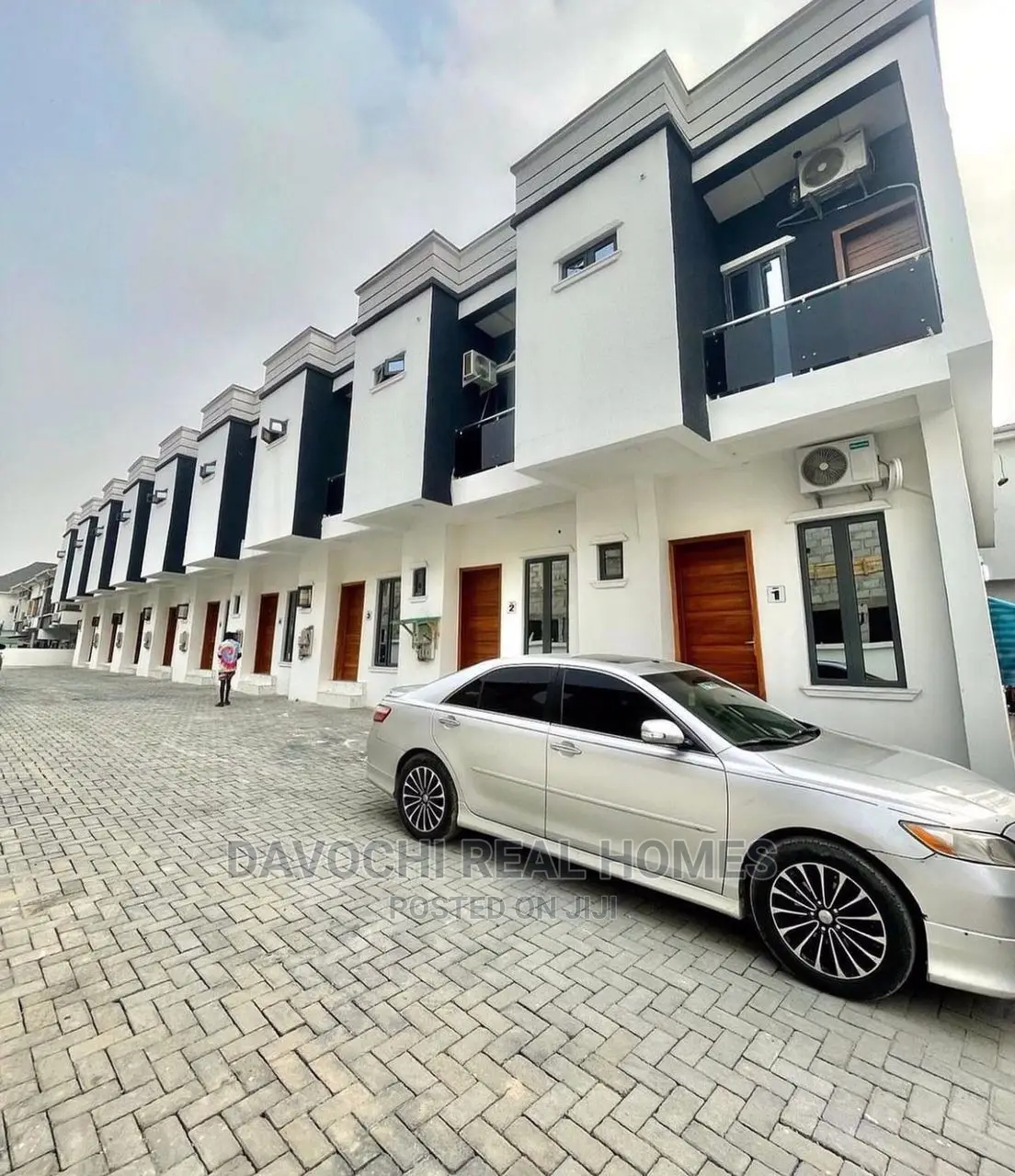 2bdrm Duplex in Ikota Villa Estate, Lekki for rent