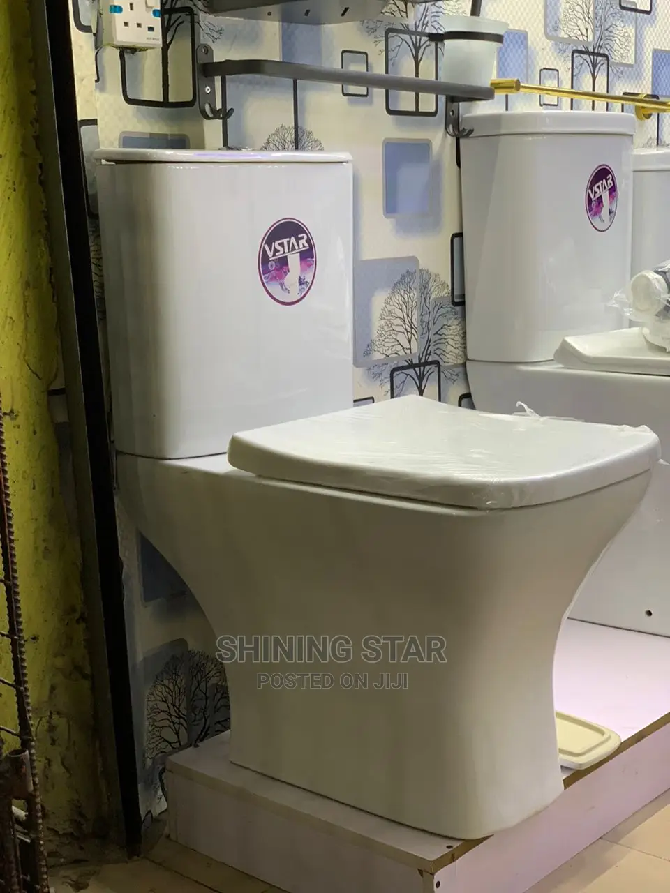 Corola Toilet Set With Basin