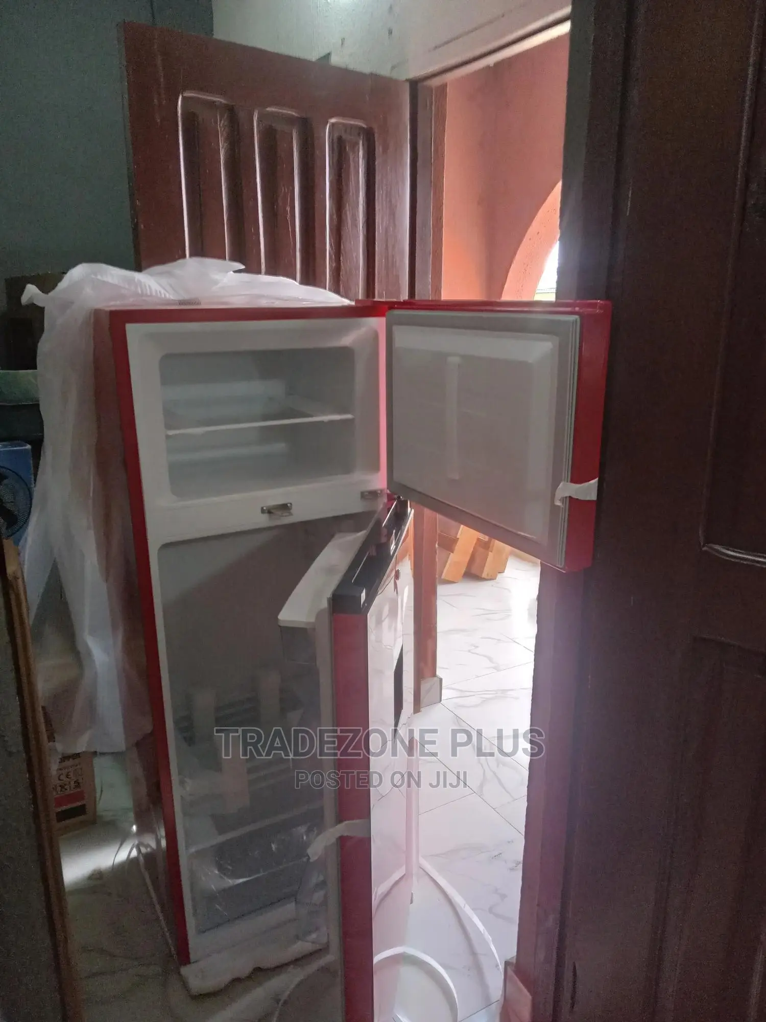 The New 204 Liters Refrigerator With Water Dispenser-Hisense