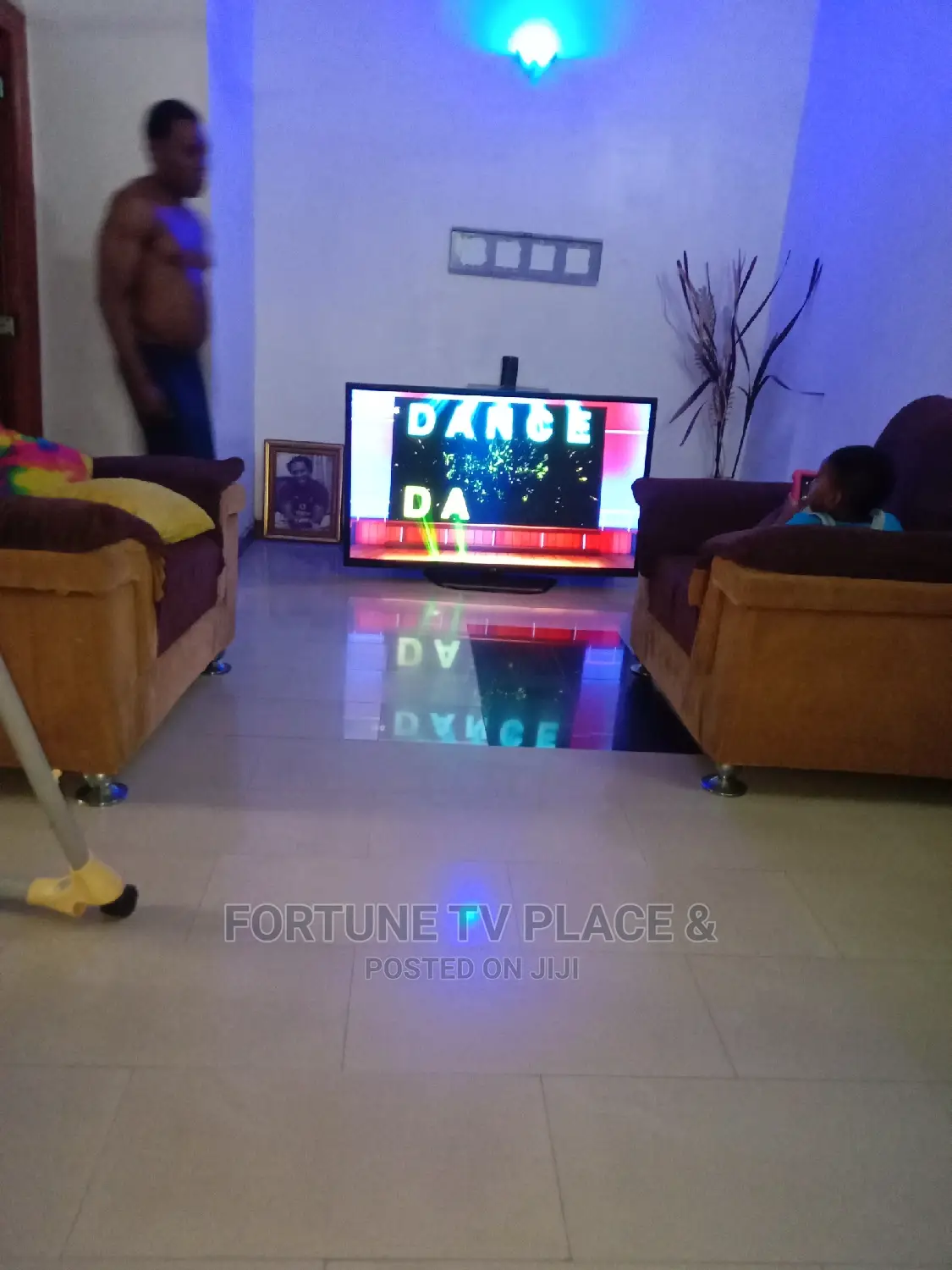 TV Service and Repairs Center