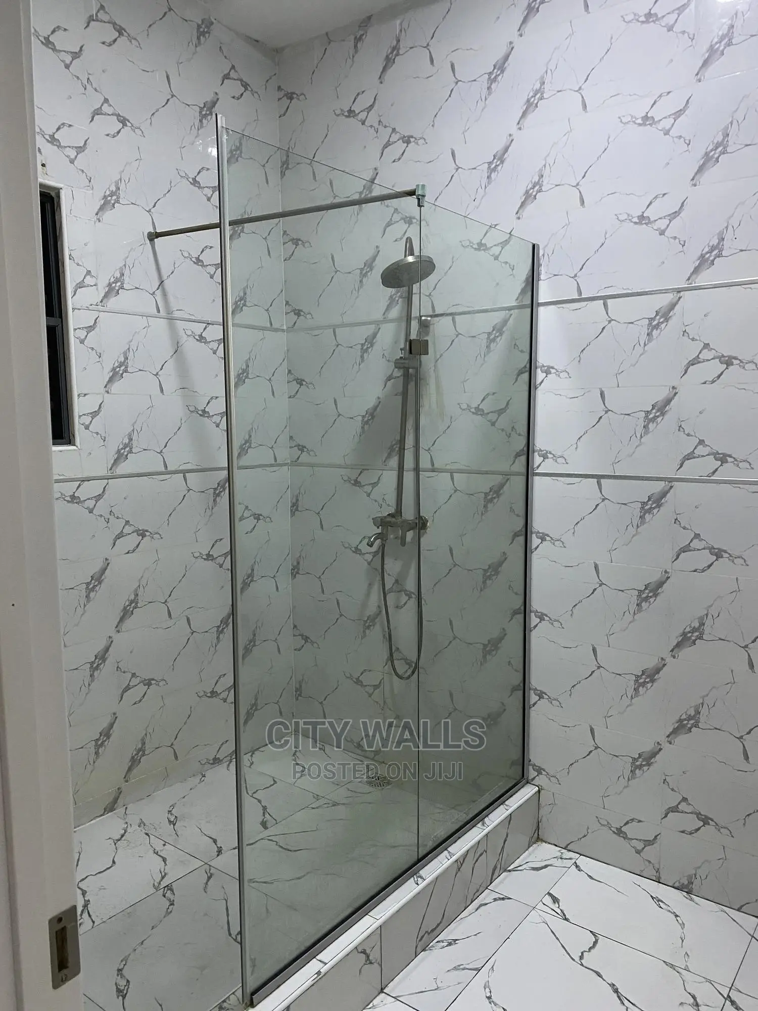 4bdrm Townhouse / Terrace in Spring Garden, Chevron for rent