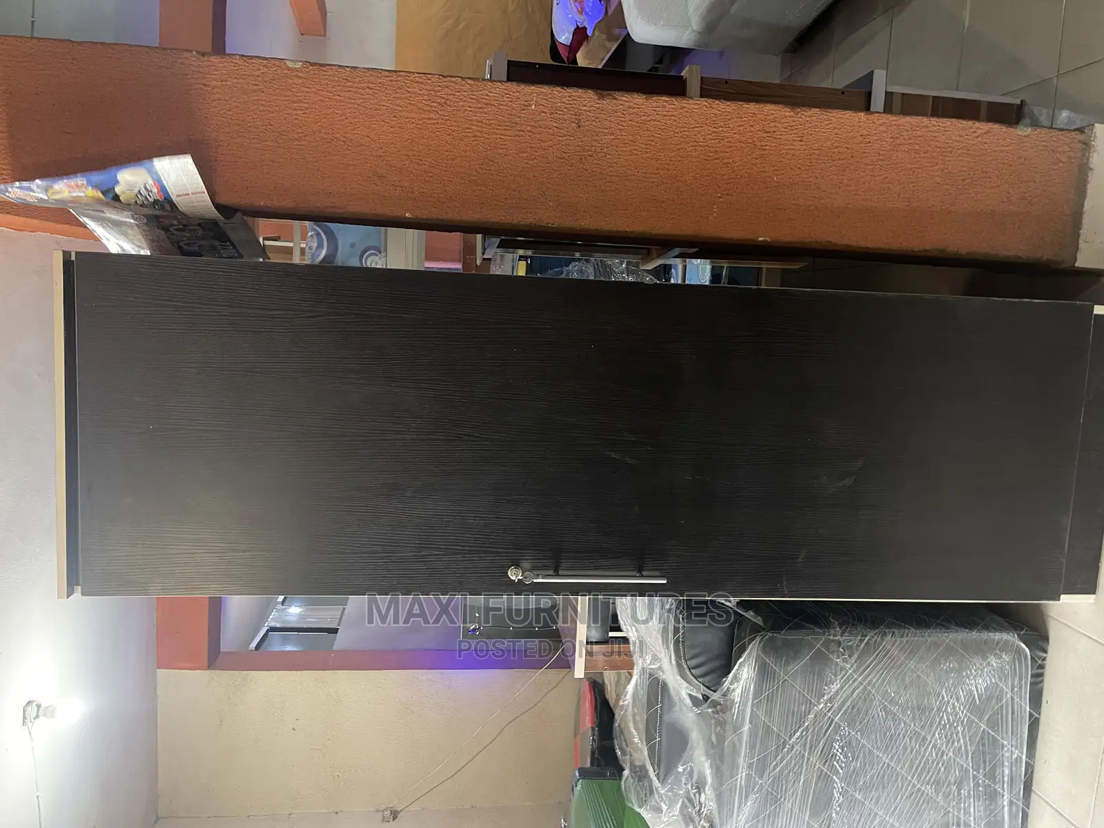 Single Door Wardrobe