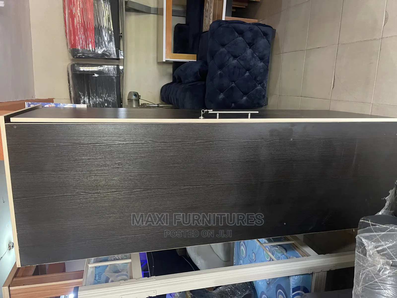 Single Door Wardrobe