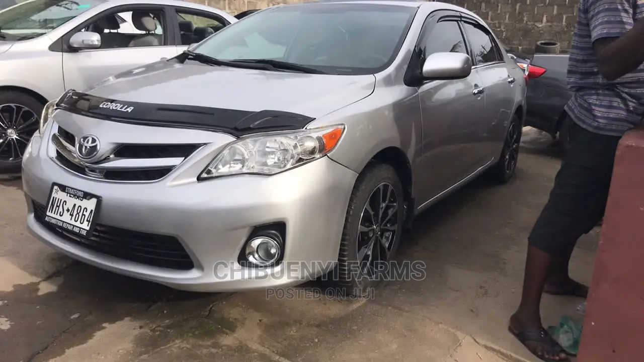 Toyota Corolla 2011 Silver