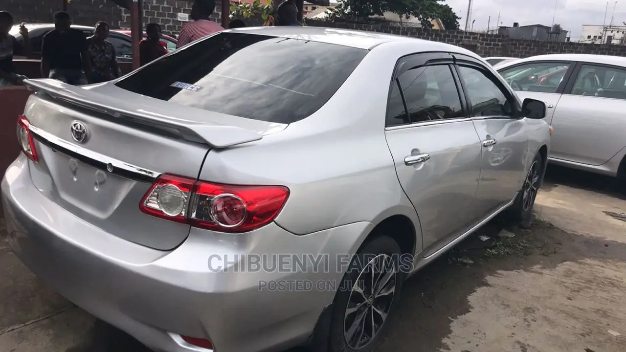 Toyota Corolla 2011 Silver