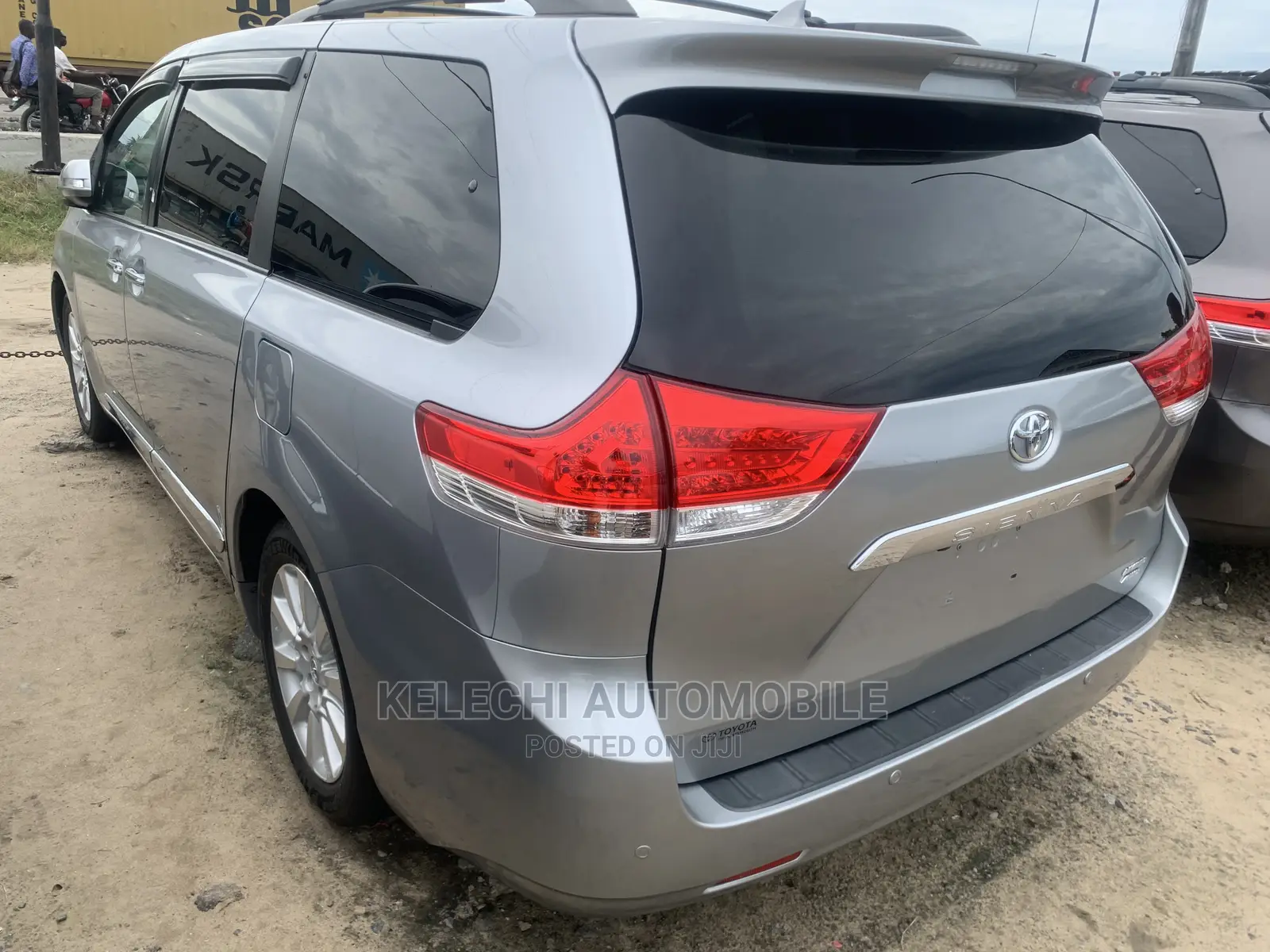 Toyota Sienna XLE AWD 7-Passenger 2013 Gray