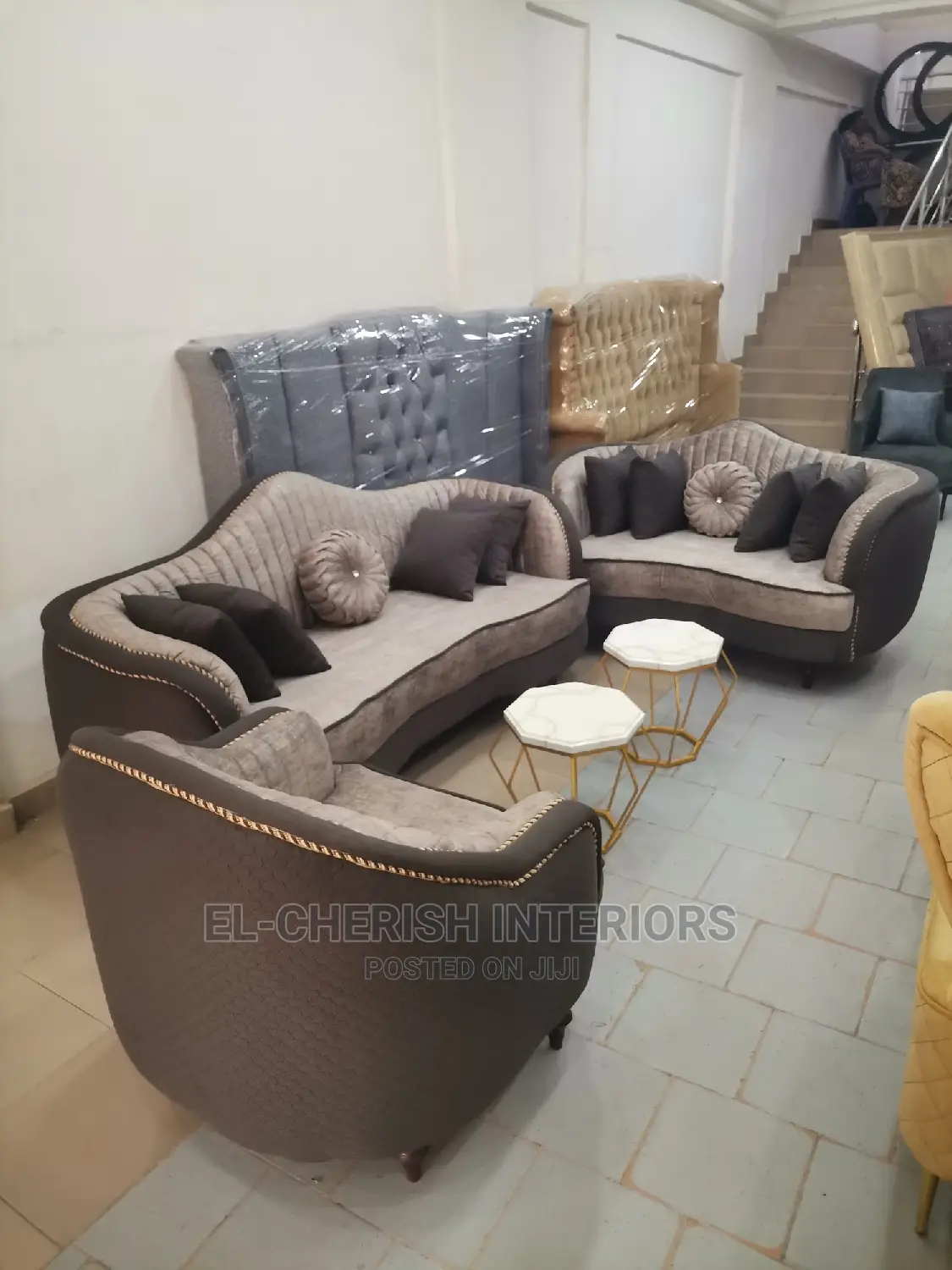 Exotic 7 Seater Living Room Fabric Made Royal Sofa Chair.