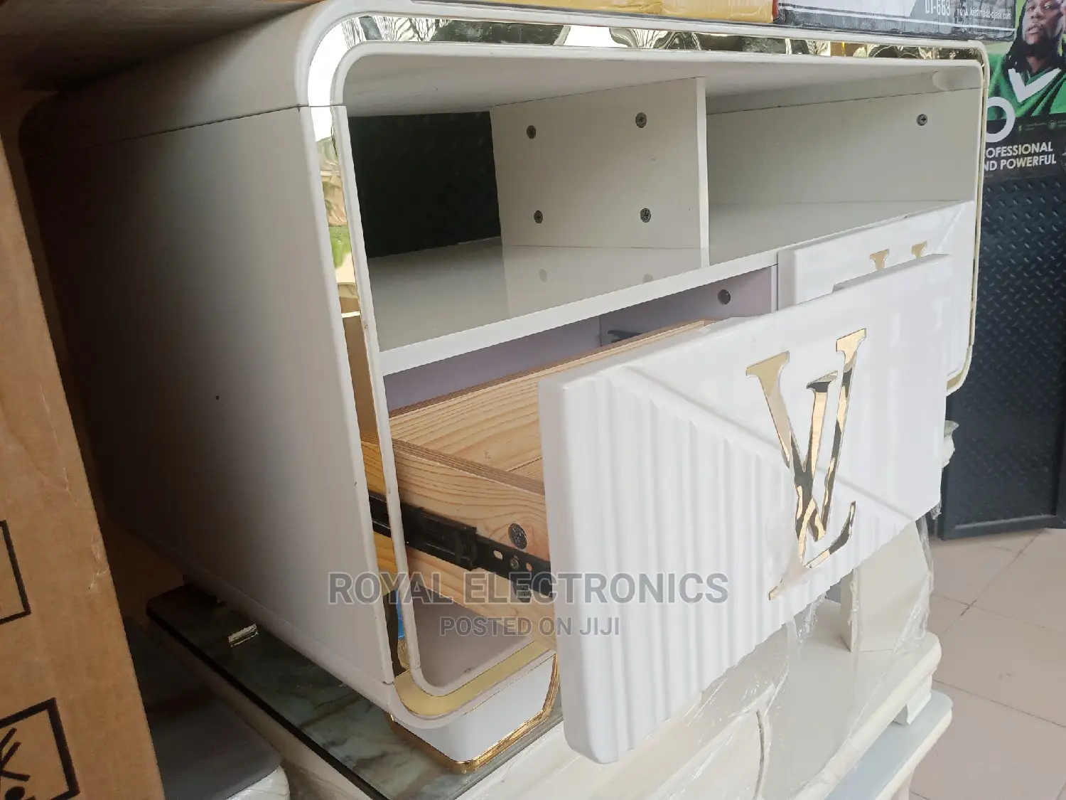Great Quality White Lv Center Table With Double Drawer
