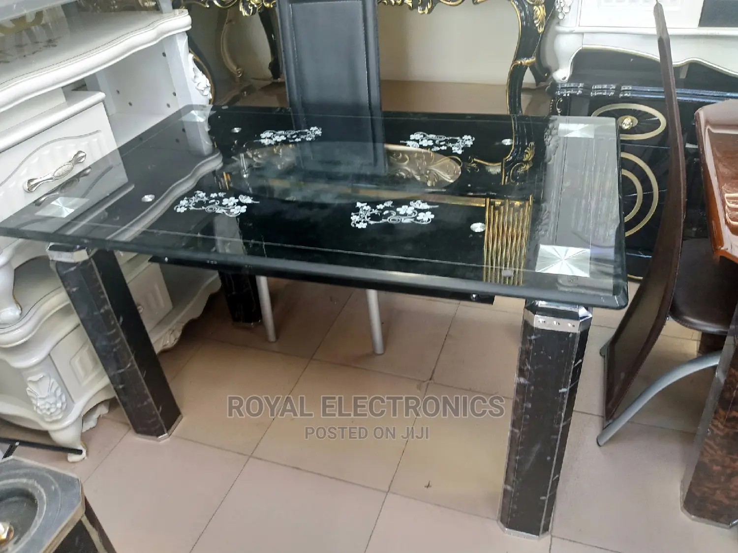 Best Quality Imported Dining Table With 4 Chairs Black