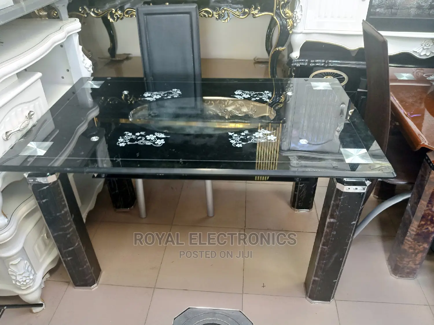Best Quality Imported Dining Table With 4 Chairs Black