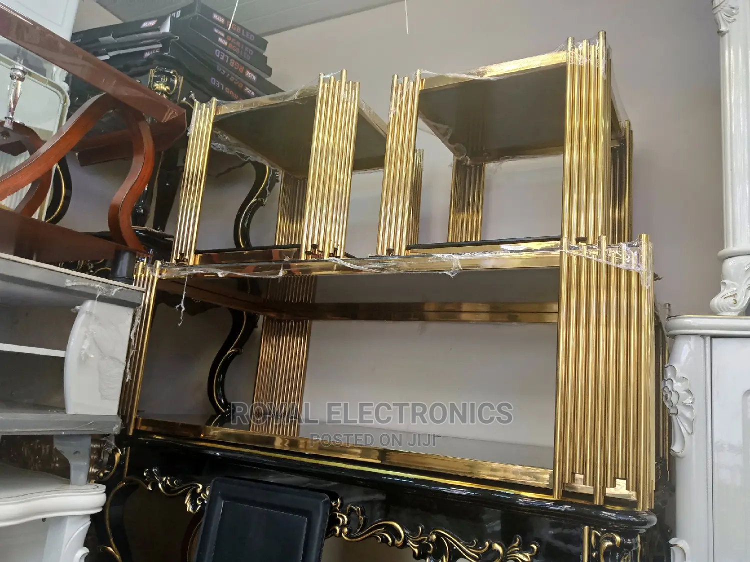 Brand New Golden Metal Center Table With 2 Side Stool