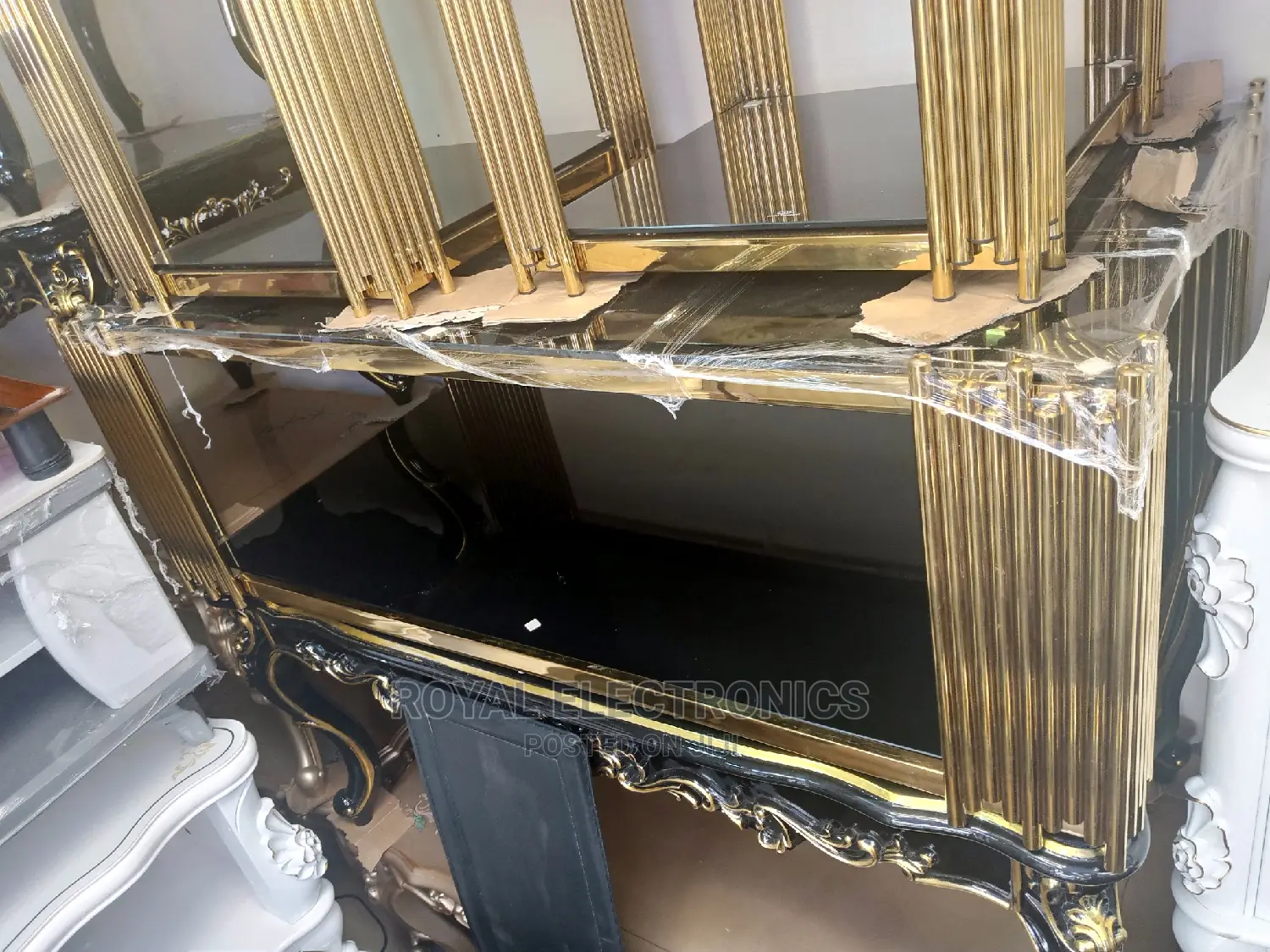Top Class Golden Metal Center Table With 2 Side Stool