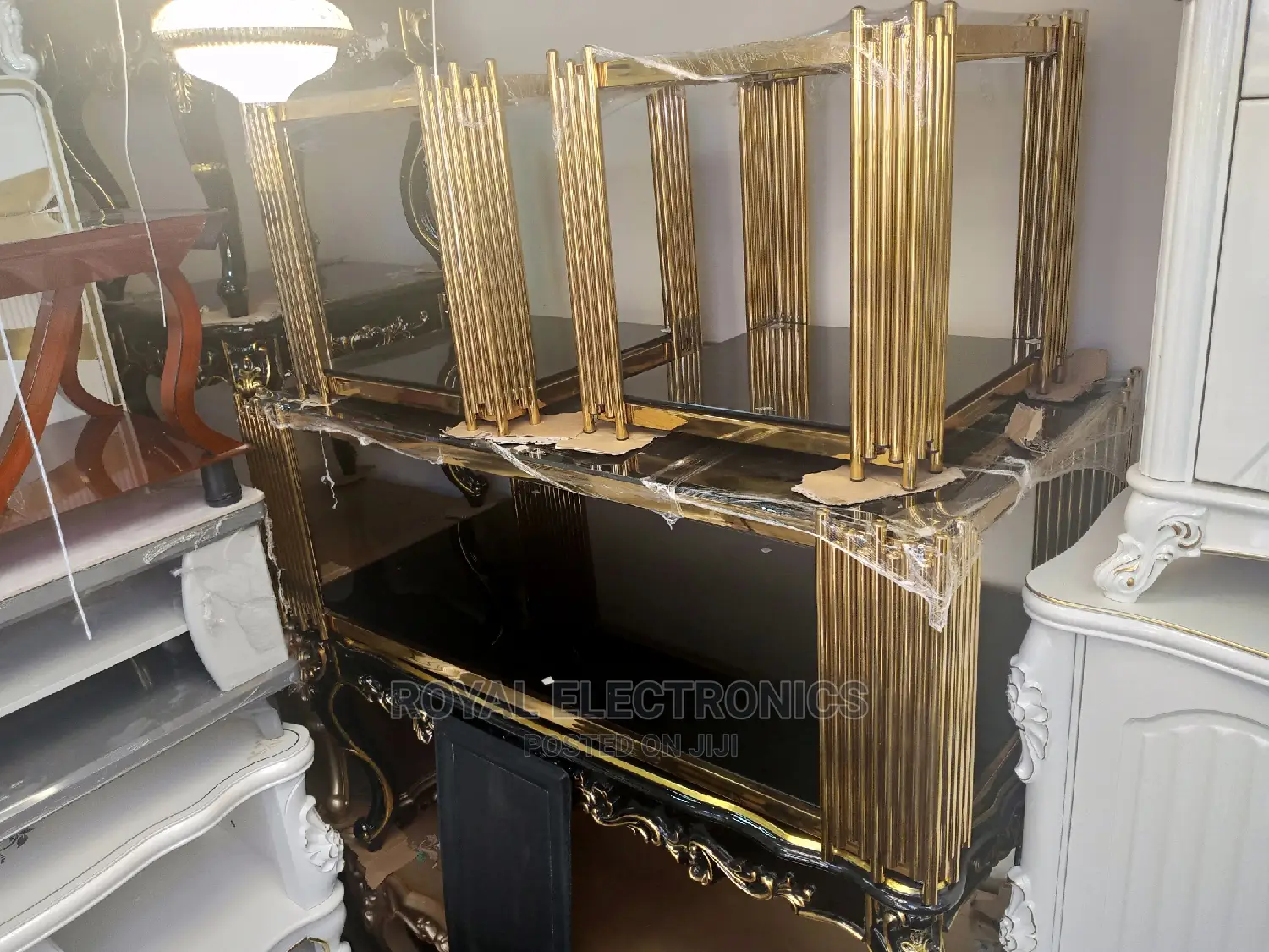 Best Quality Golden Metal Center Table With 2 Side Stool