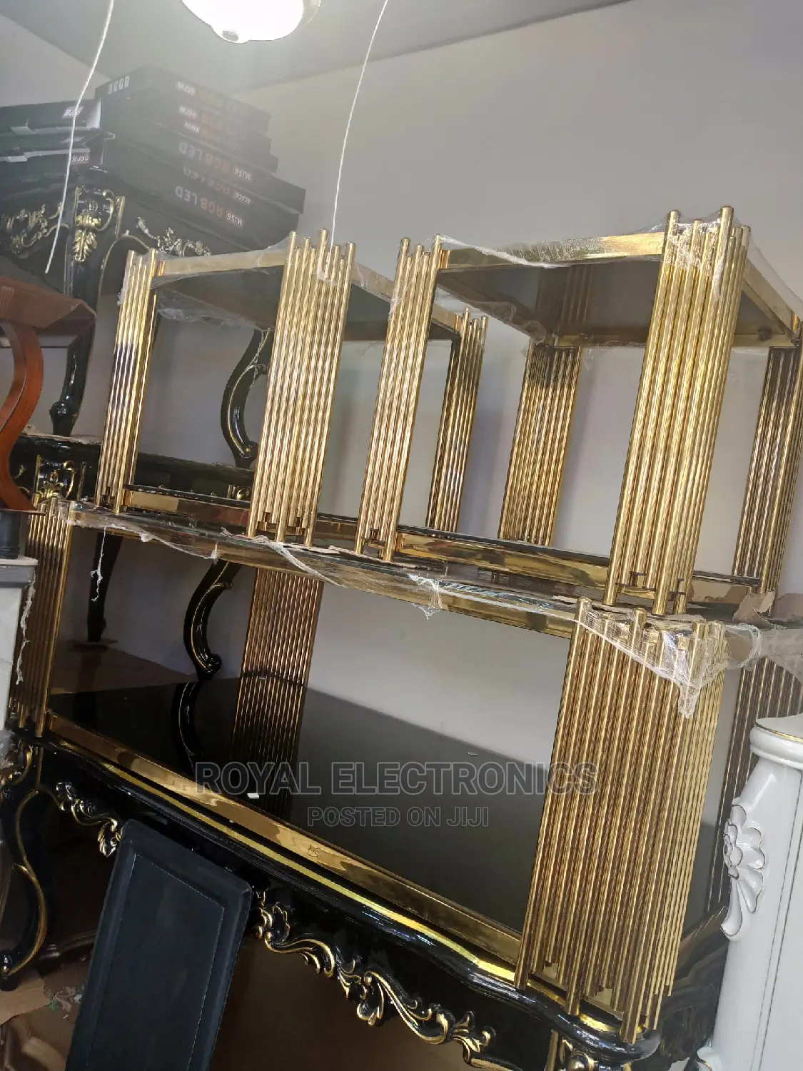 Long Lasting Golden Metal Center Table With 2 Side Stool