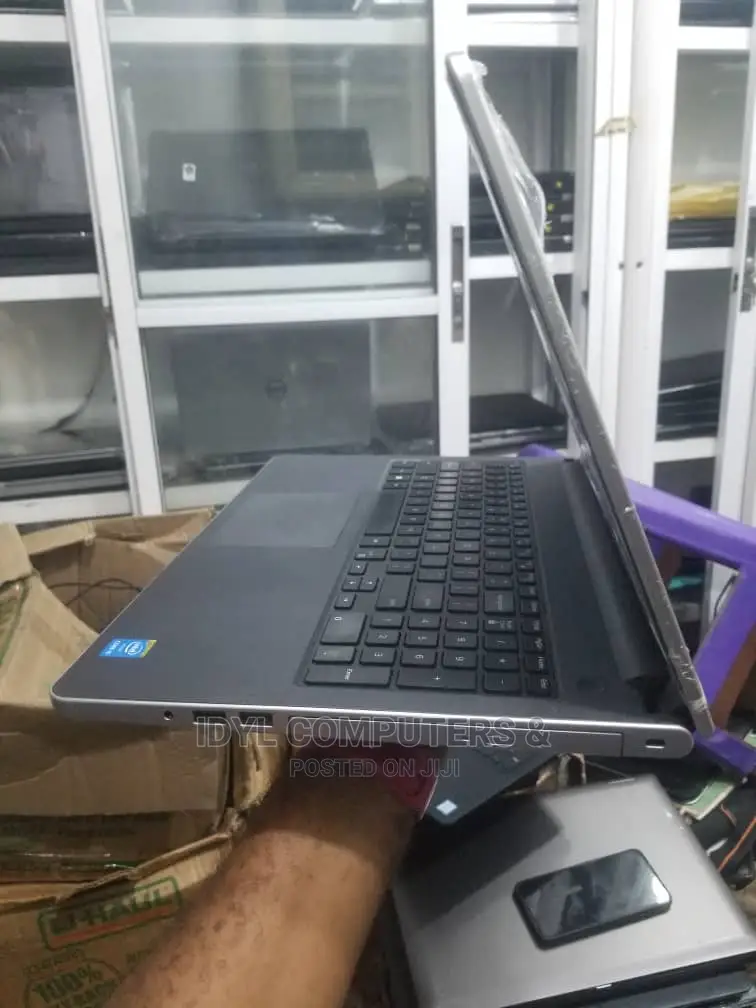 Laptop Dell Inspiron 15 5558 8GB Intel Core I5 HDD 500GB