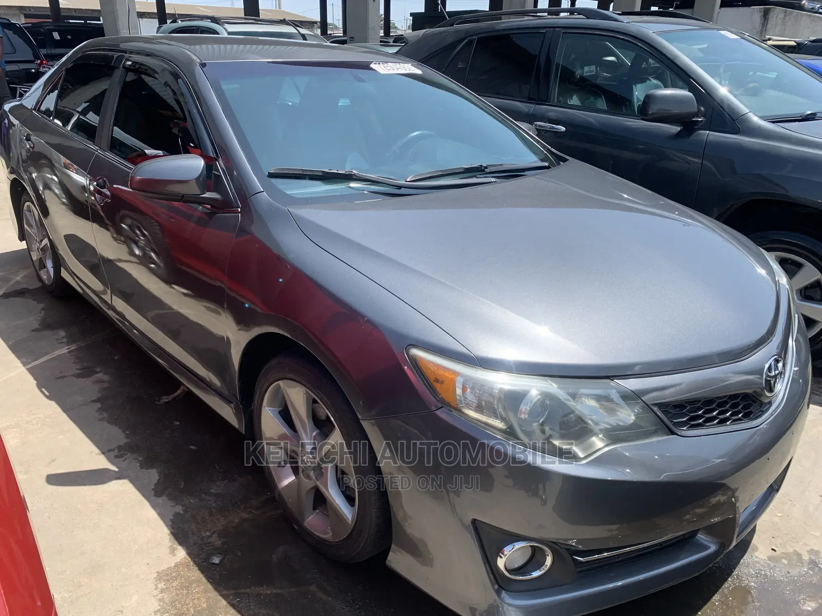 Toyota Camry SE 4dr Sedan (2.5L 4cyl 6A) 2012 Gray