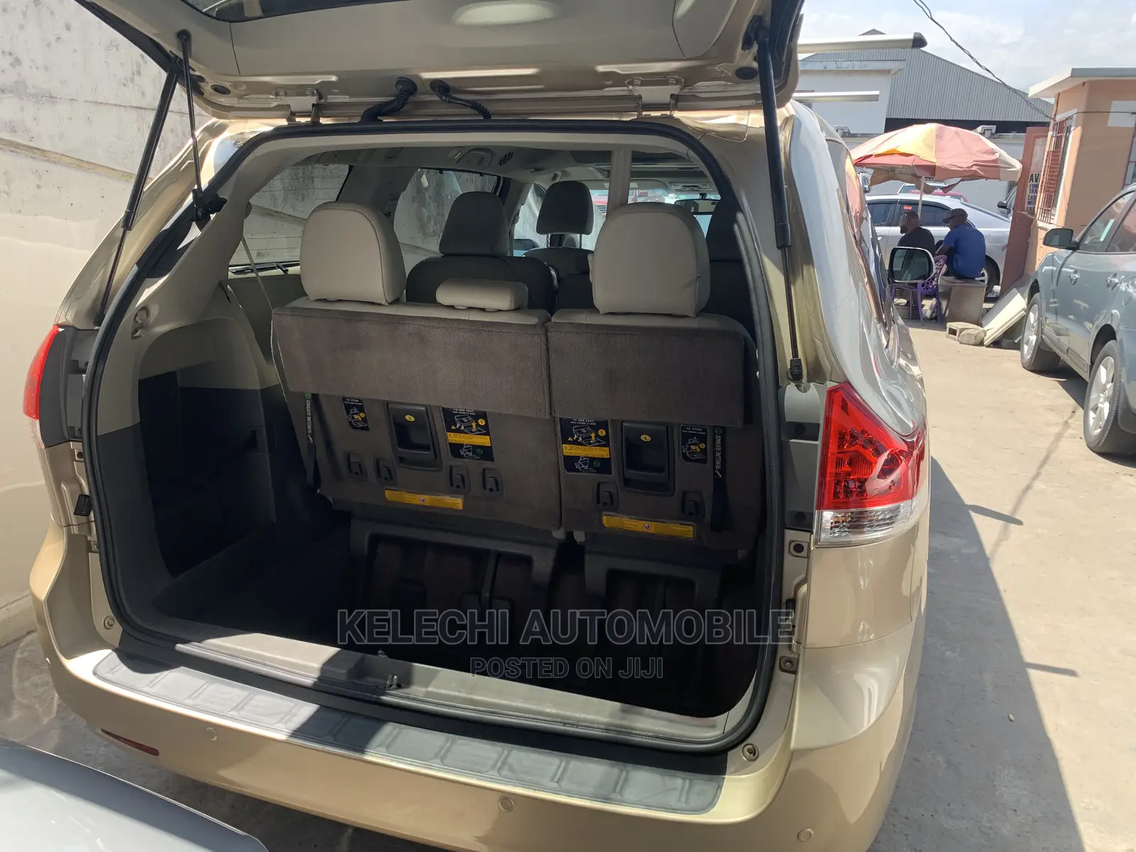 Toyota Sienna XLE 7 Passenger 2011 Gold
