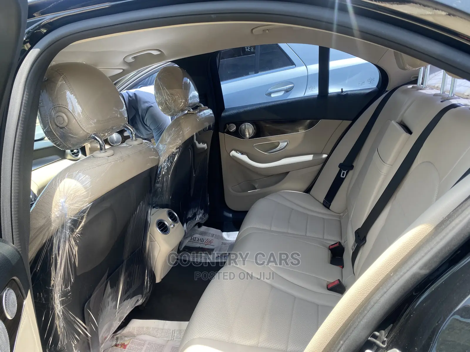 Mercedes-Benz C300 2016 Black