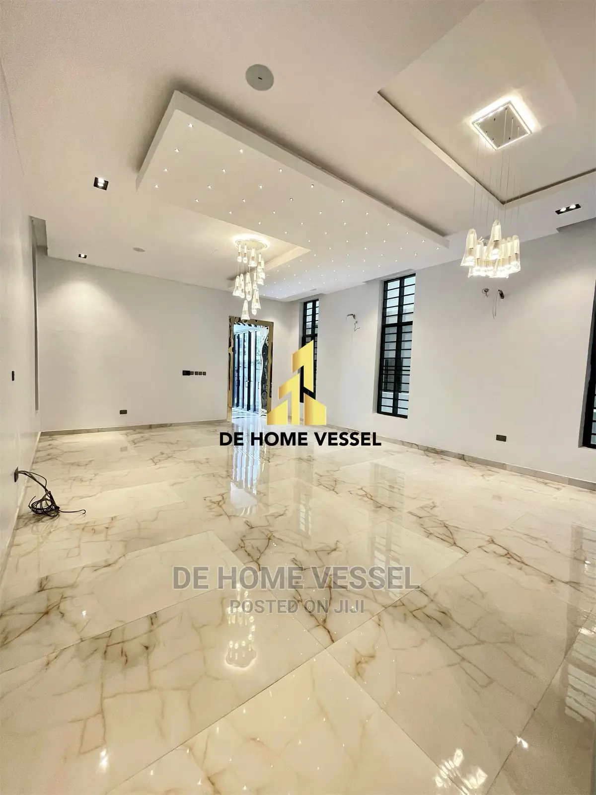 5bdrm Duplex in Osapa london for sale