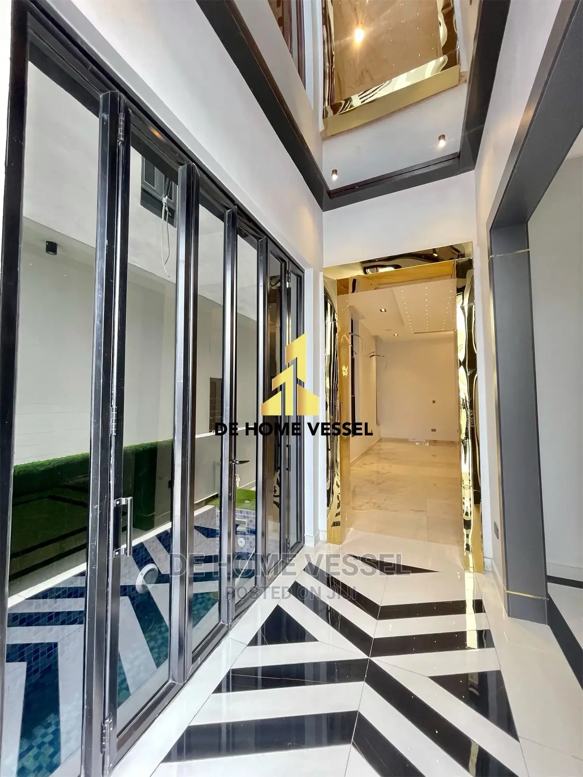 5bdrm Duplex in Osapa london for sale